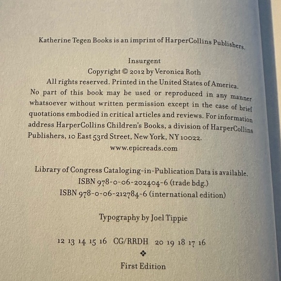 Insurgent by Veronica Roth - Picture 4 of 5